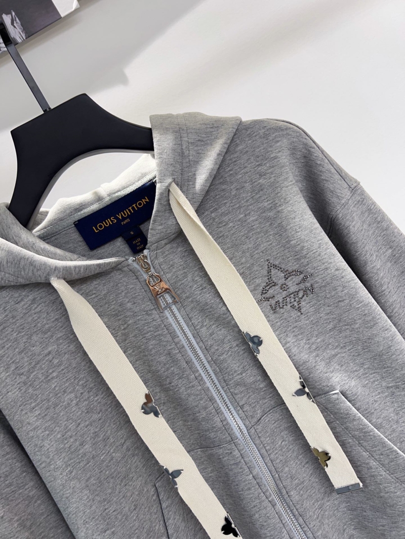 l0vis Vvtt0n outwear